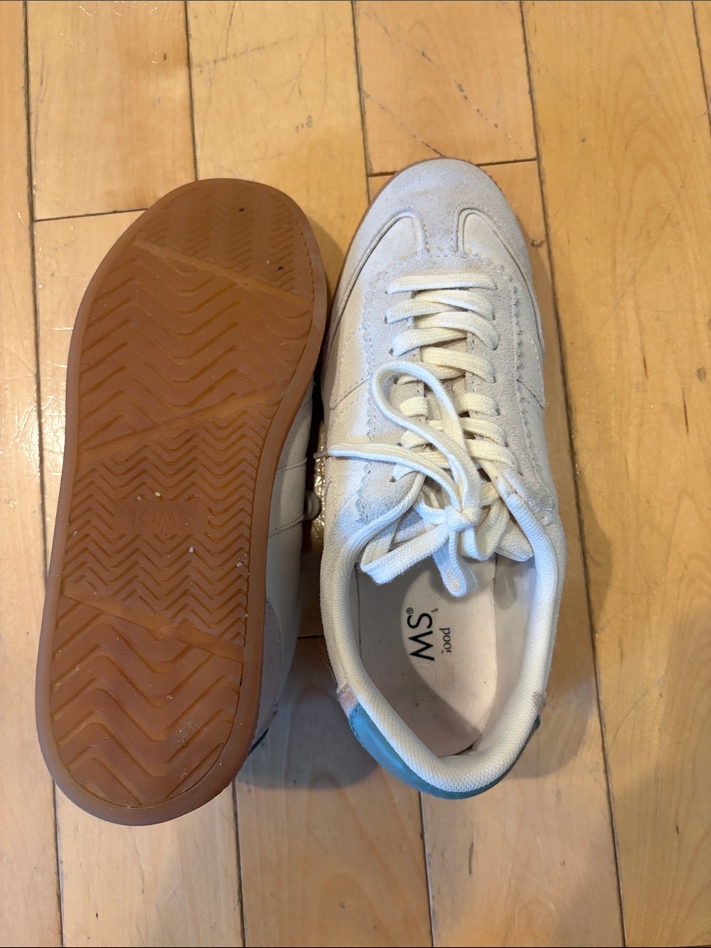 Women’s TOMS Suede Casual Sneakers in Light Gray with Gum Sole - Picture 4 of 5
